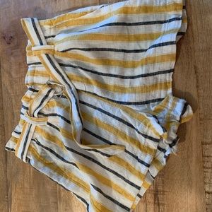 Paper bag linen blend short with belt